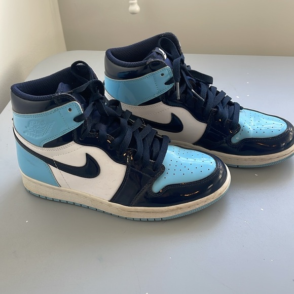 Nike Air Jordan 1 High Tops - Picture 2 of 3